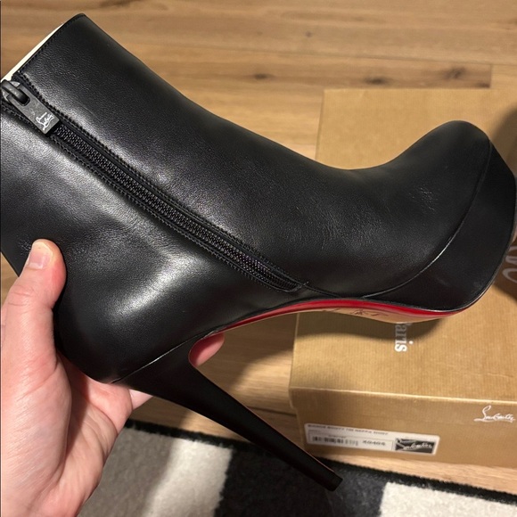 Christian Louboutin Bianca booty 120mm nappa shiny - Picture 9 of 16